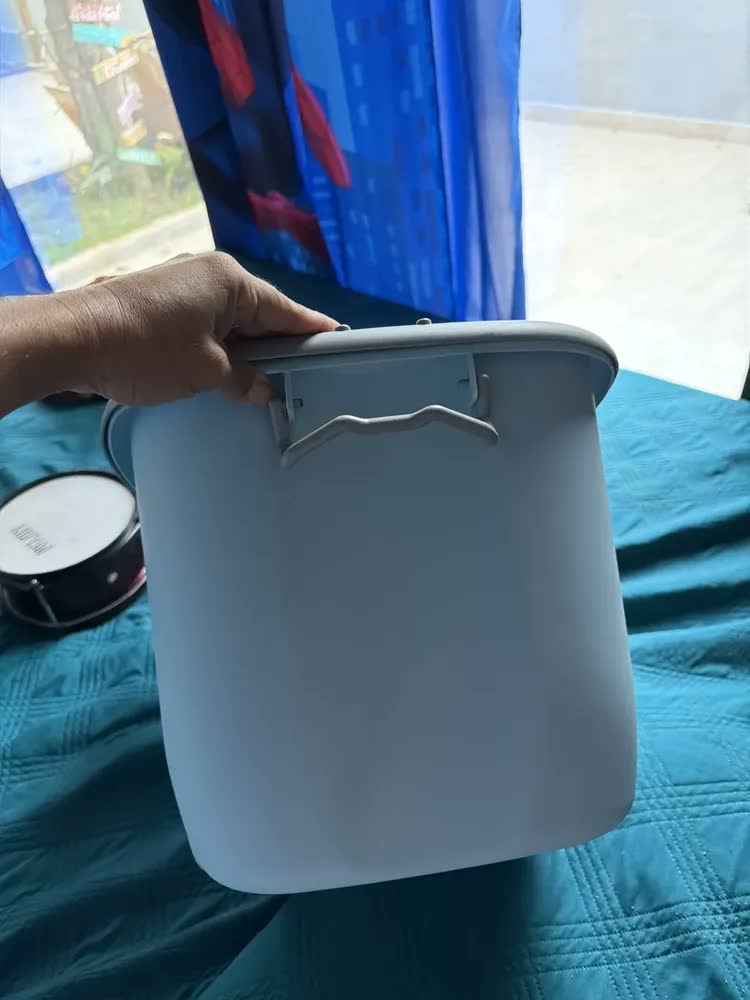 foto de Caixa Organizadora De Brinquedos Pequenos Defeitos 50 Litros