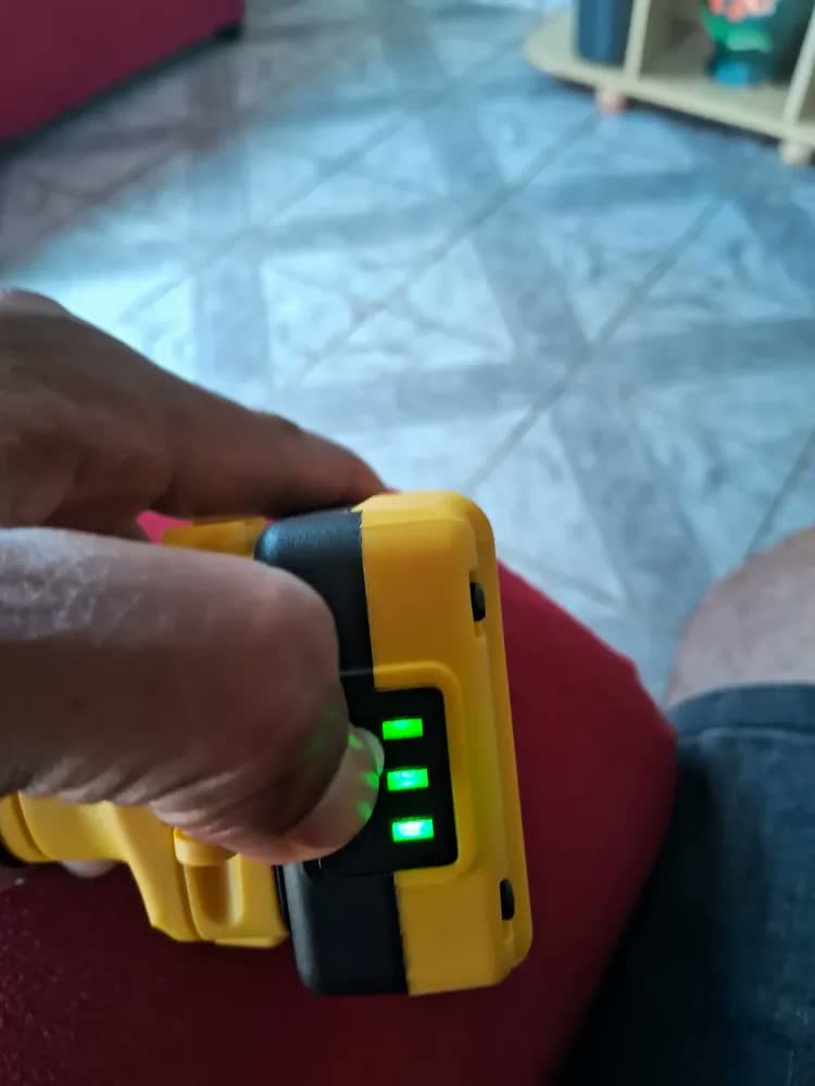 foto de Parafusadeira Furadeira a Bateria 3/8