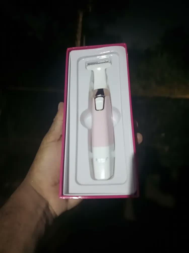 foto de Depilador Elétrico Recarregável Kemei KM-1900 para Zonas Íntimas Bivolt Rosa