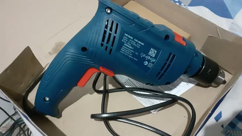 foto de Furadeira E Parafusadeira Profissional Gsb550re 550w - 220v