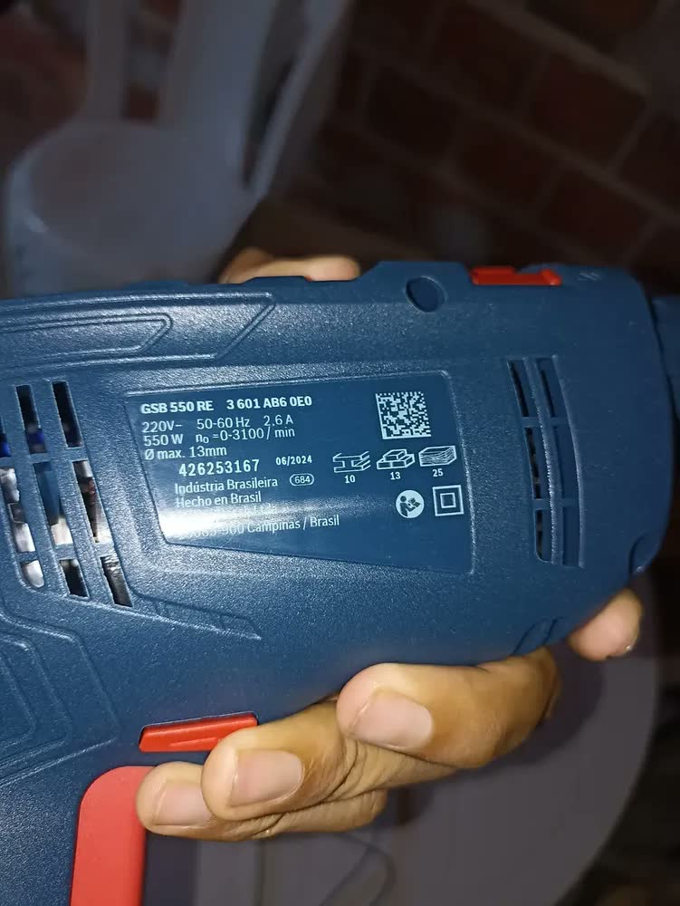 foto de Furadeira E Parafusadeira Profissional Gsb550re 550w - 220v
