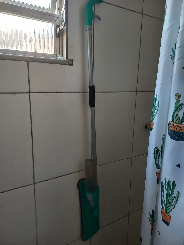 foto de Mop Spray Noviça Fit Microfibra Base Lavável e Reservatório