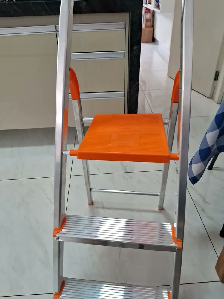 foto de Escada Agata 3 Degraus Alumínio Plataforma Antiderrapante