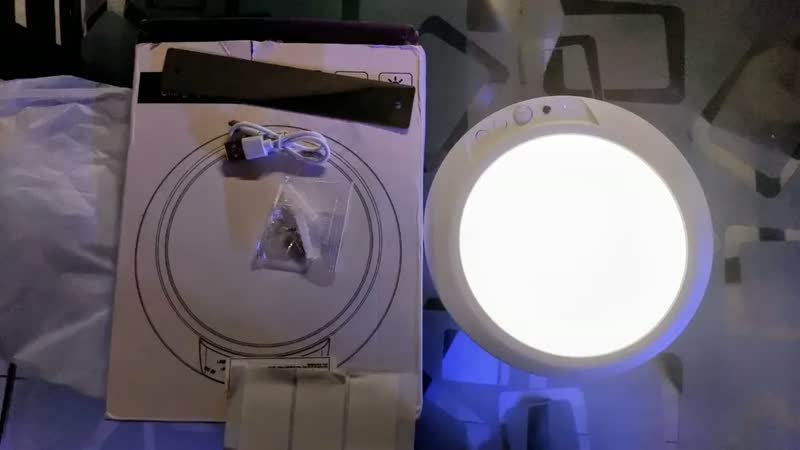 foto de Luminária De Teto Led Com Sensor De Presença Recarregável 127/220v Branco