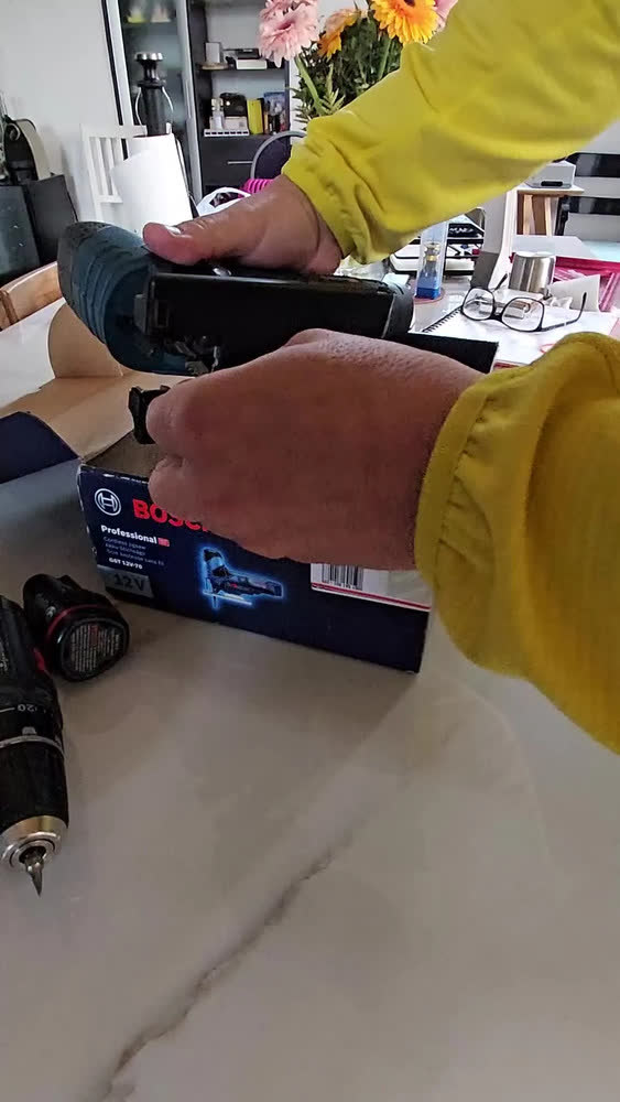 foto de Serra sem fio Bosch Gst -70