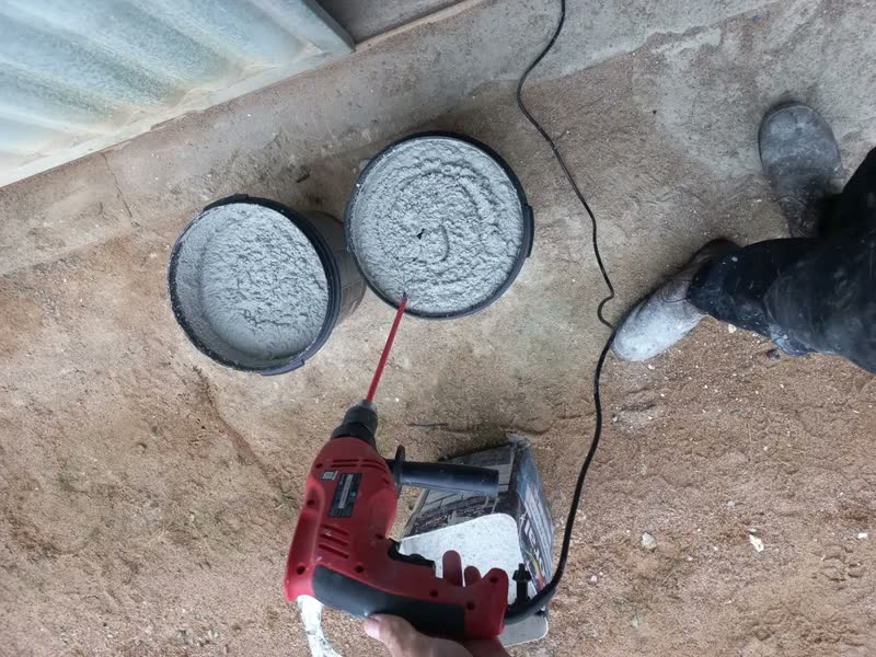 foto de Furadeira Impacto 710W 13mm Reversível Velocidade Variável