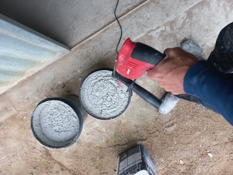 foto de Furadeira Impacto 710W 13mm Reversível Velocidade Variável