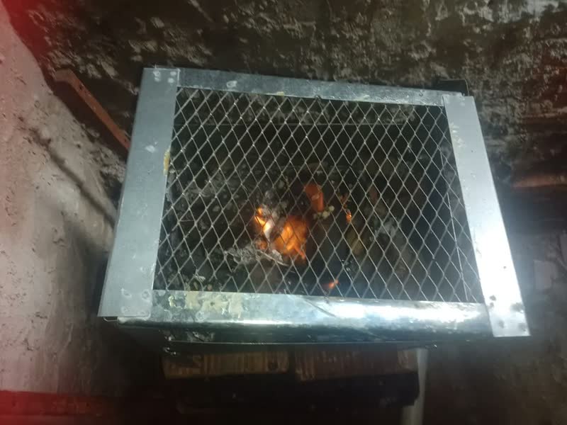 foto de Churrasqueira Portátil Carvão NCG Churraskita Móvel Aço Prateado