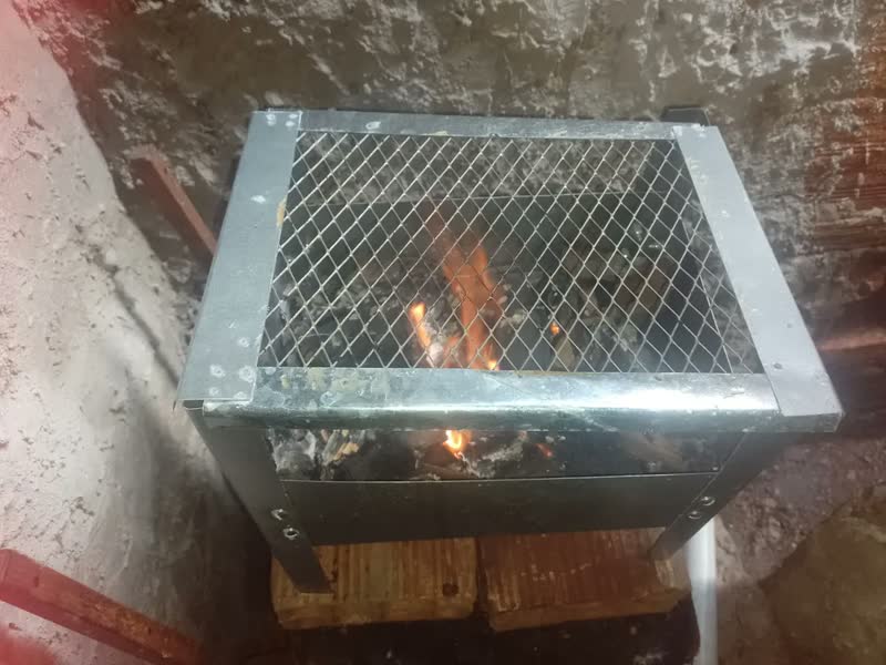 foto de Churrasqueira Portátil Carvão NCG Churraskita Móvel Aço Prateado