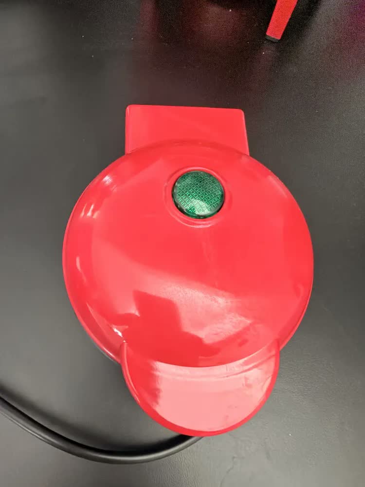 foto de Mini Máquina De Waffle Elétrica Antiaderente Vermelho 127/220v