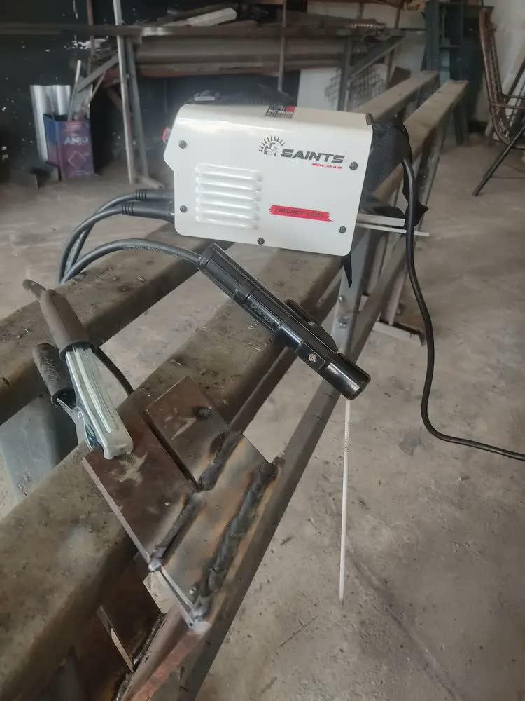 foto de Máquina De Solda Elétrica Inversora Bv Saints Compact 120el Cor Branco