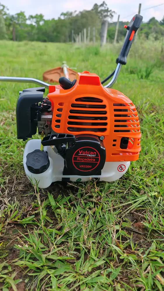 foto de Roçadeira Lateral A Gasolina Vulcan Trent Vr520h 52cc 2,5hp 2t