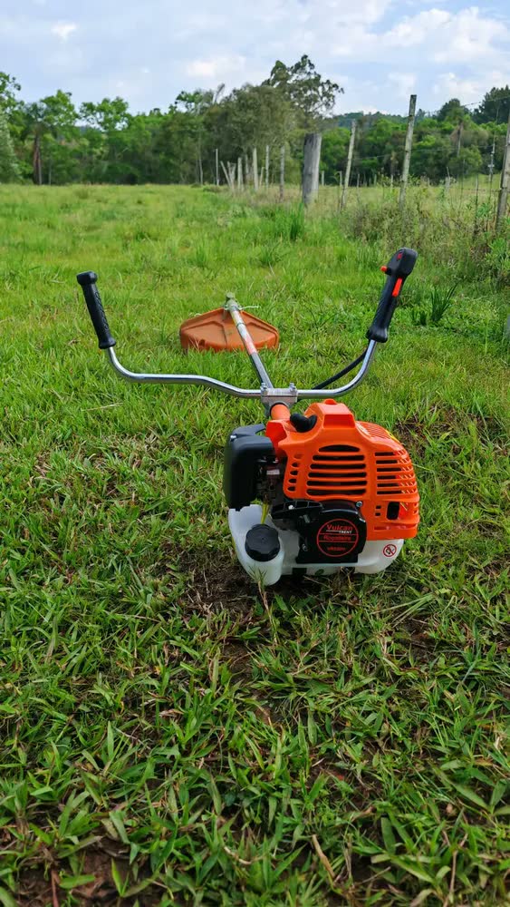 foto de Roçadeira Lateral A Gasolina Vulcan Trent Vr520h 52cc 2,5hp 2t
