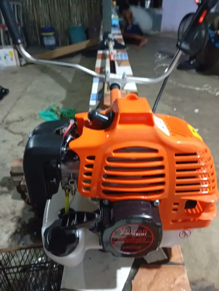 foto de Roçadeira Lateral A Gasolina Vulcan Trent Vr520h 52cc 2,5hp 2t