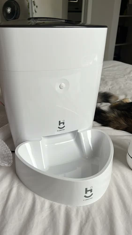 foto de Alimentador Para Caes E Gatos Inteligente Wi-fi Hi By Geonav Cor Branco