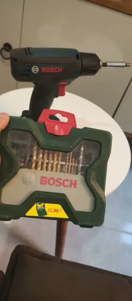 foto de Furadeira Parafusadeira Bosch A Bateria Gsr 1000 Smart Cor Azul