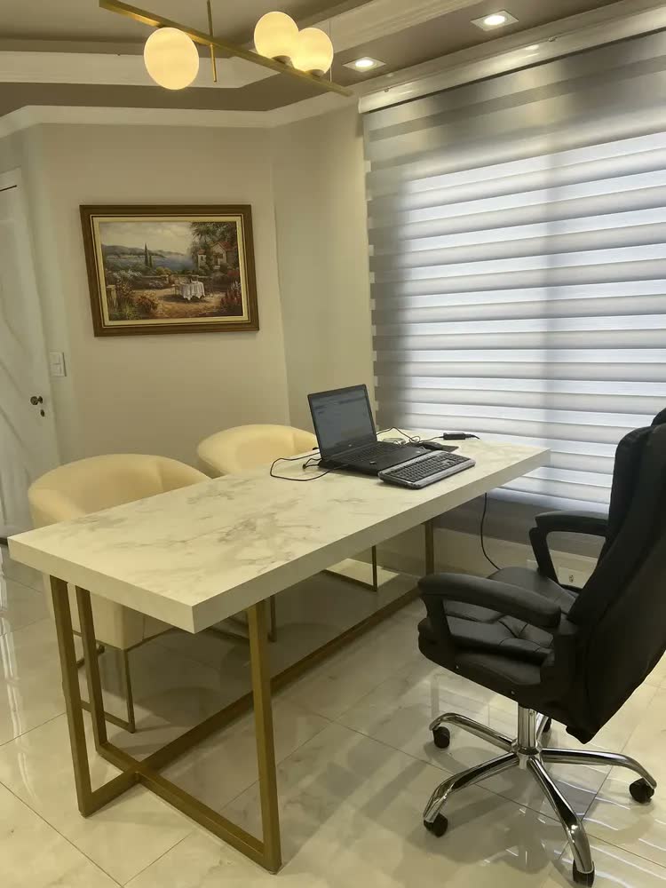foto de Poltrona Sala Decorativa Orgânica Base Giratória Linho Bege Corano Nozes - D'Rossi Stella