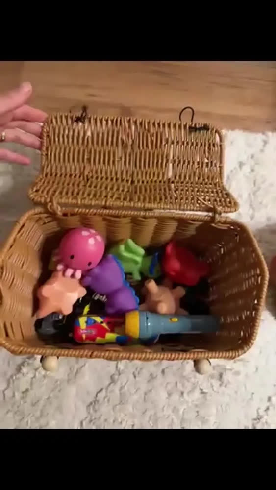 foto de Cesta Em Forma De Casa De Vime Com Tampa, Decorativa Tecida