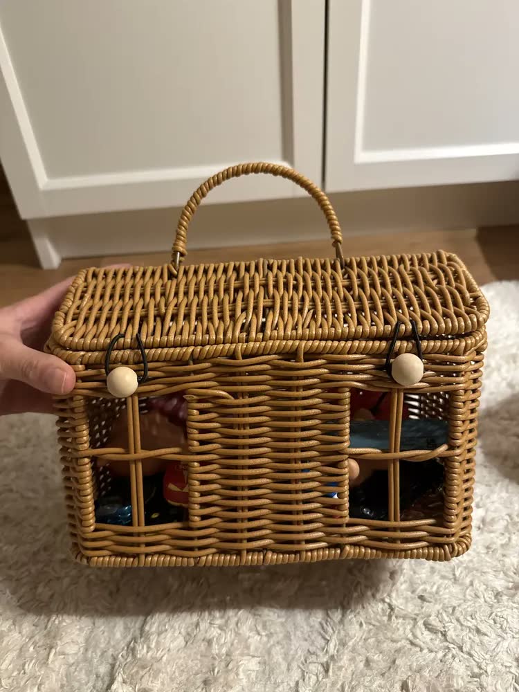 foto de Cesta Em Forma De Casa De Vime Com Tampa, Decorativa Tecida