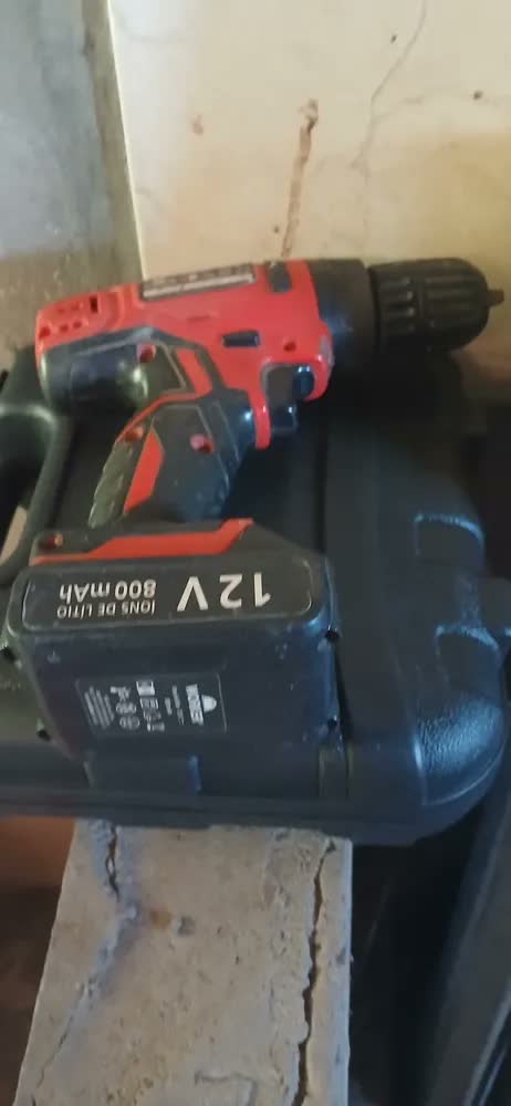 foto de Parafusadeira Furadeira Worker 12V Bivolt Com Kit 13 Peças LED