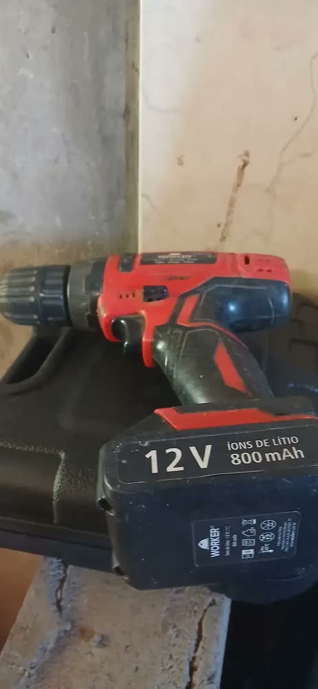 foto de Parafusadeira Furadeira Worker 12V Bivolt Com Kit 13 Peças LED