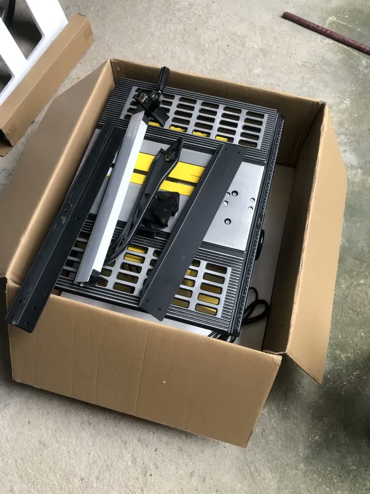 foto de Serra Circular Com Mesa Scv 1800 Vonder 10 Polegadas Frequência 60Hz