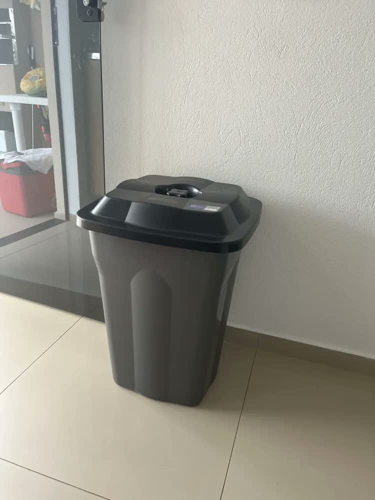 foto de Cesto Quadrado 50L com Tampa e Alça – Multiuso para Roupa Suja,Lixo, Água,Lavanderia, Banheiro,Área de Serviço,Organizador,Recipiente,Armazenamento Doméstico