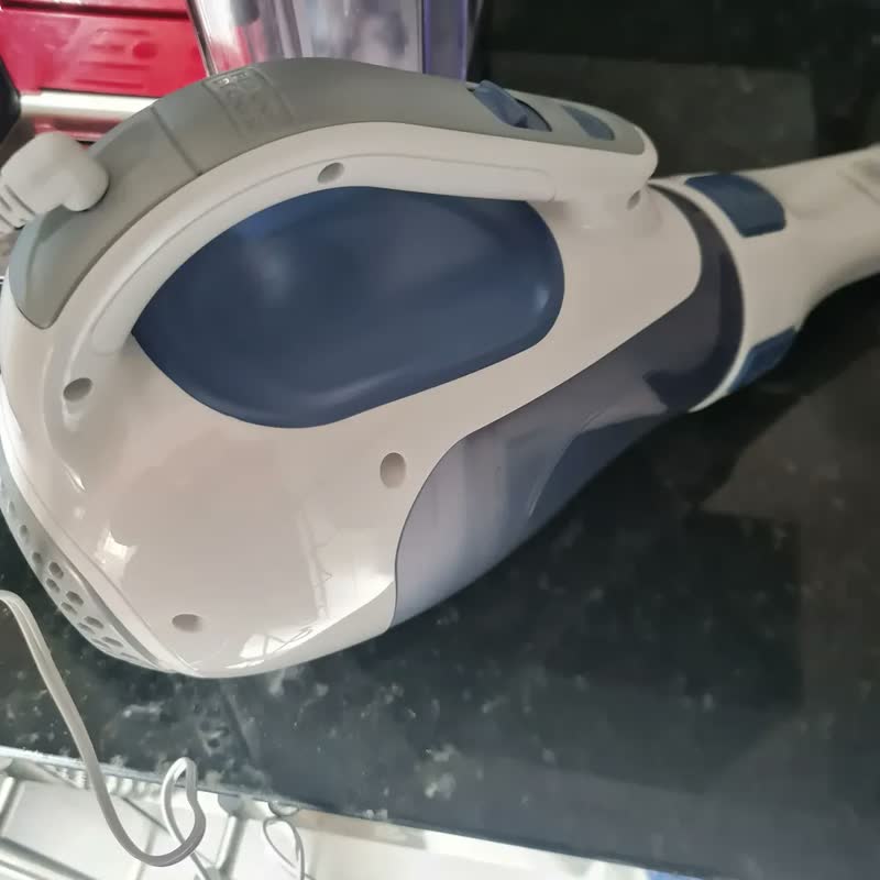 foto de Aspirador de Pó Portátil Black+Decker APB12000 Reservatório de 500ml Cinza