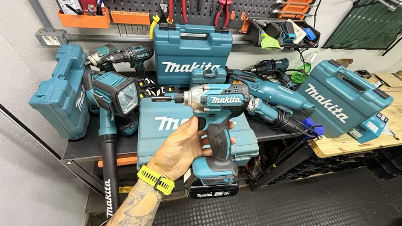 foto de Parafusadeira De Impacto S/ Bateria Dtd156z Makita