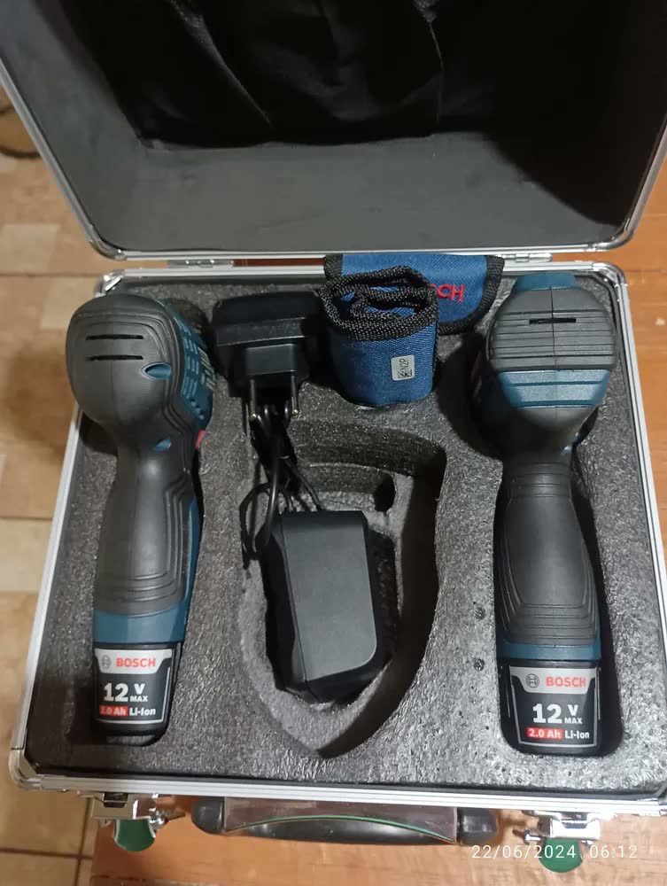 foto de Kit Bosch Parafusadeira e Chave Impacto GSR120-LI + GDR120-LI 23AC