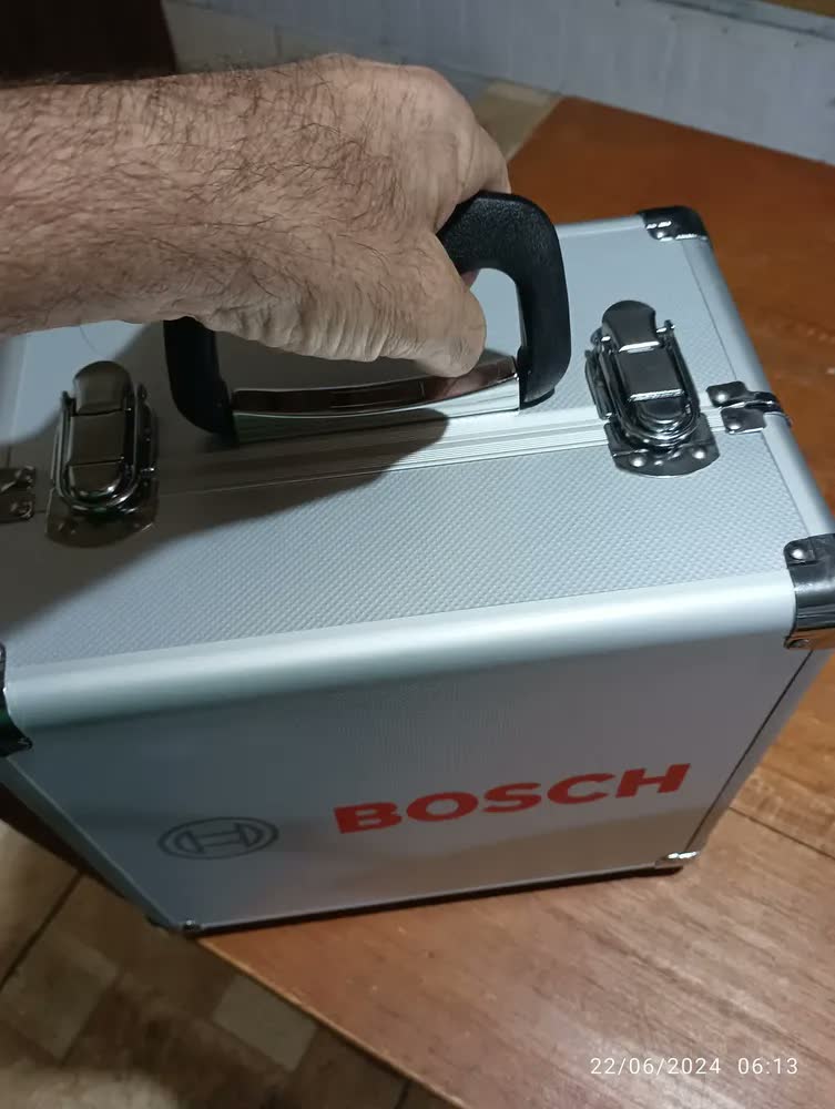 foto de Kit Bosch Parafusadeira e Chave Impacto GSR120-LI + GDR120-LI 23AC