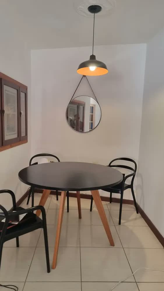 foto de Espelho Redondo Decorativo Suspenso Alça 60cm + Pino Suporte