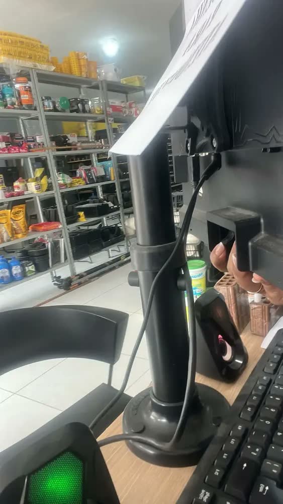 foto de Suporte 2 Monitor 10 A 32 Pol Avatron Sbm-1024d-b Mesa Teto