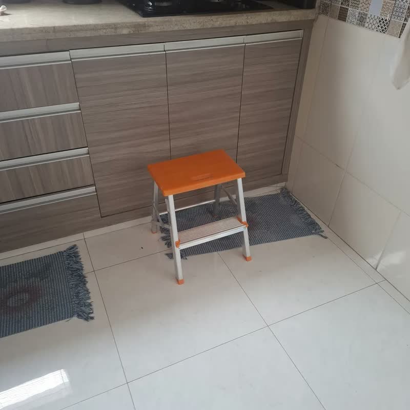 foto de Escada Banqueta Ágata Alumínio 1 Degrau Patamar 100kg
