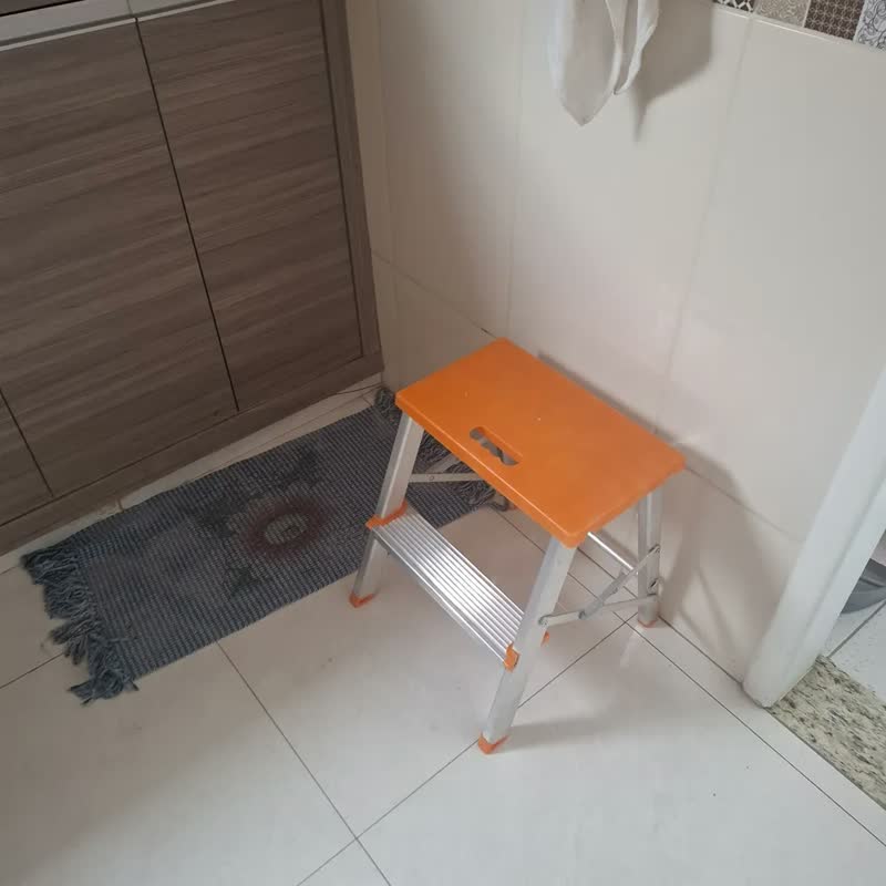 foto de Escada Banqueta Ágata Alumínio 1 Degrau Patamar 100kg