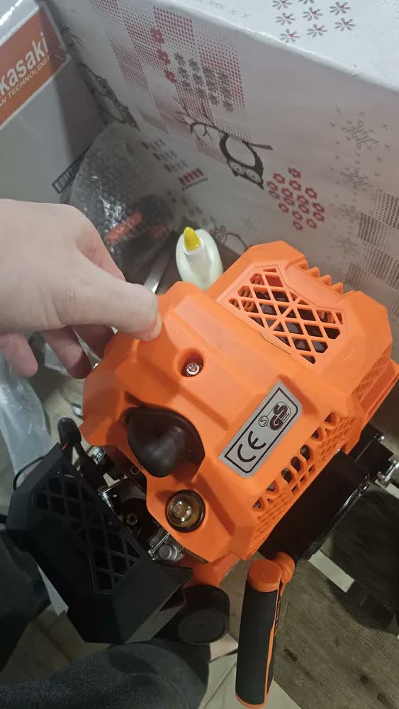 foto de Roçadeira 78cc A Gasolina Com Partida Elétrica Profissional