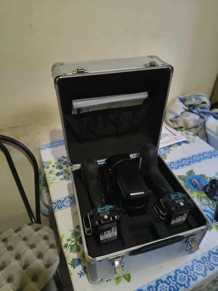 foto de Kit Parafusadeira Furadeira Makita Clx224sax 12v Com Maleta