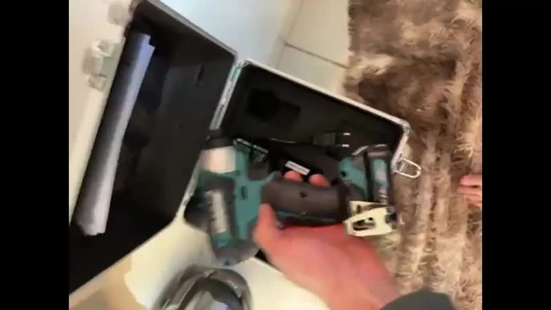 foto de Kit Parafusadeira Furadeira Makita Clx224sax 12v Com Maleta