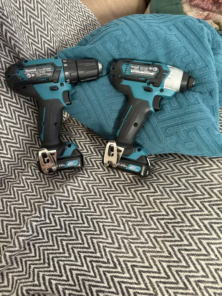 foto de Kit Parafusadeira Furadeira Makita Clx224sax 12v Com Maleta