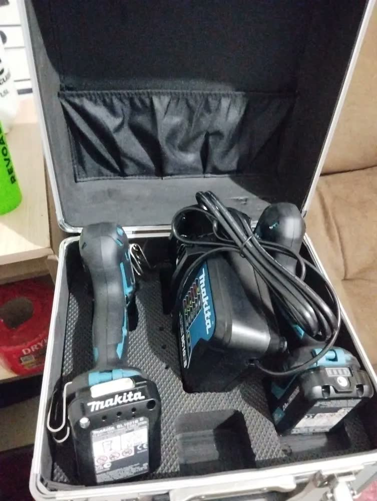 foto de Kit Parafusadeira Furadeira Makita Clx224sax 12v Com Maleta