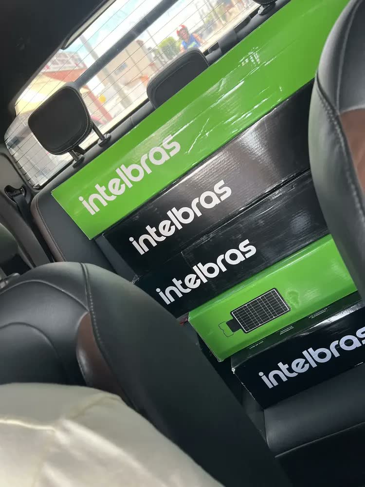 foto de Luminária Solar Integrada Intelbras Lsi 4800 Estrutura Preto