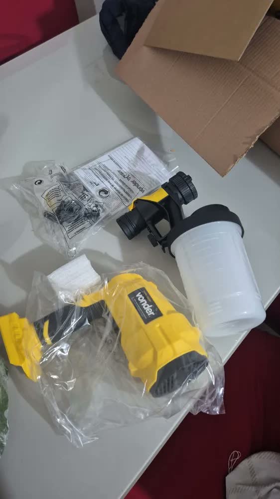 foto de Pistola Pintura À Bateria S/ Bateria E Carregador Vonder Cor Amarelo