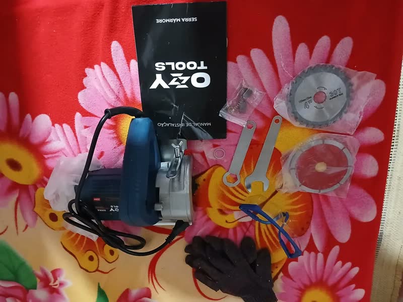 foto de Kit Serra Mármore Lixadeira Esmerilhad E Furadeira 220v Azul