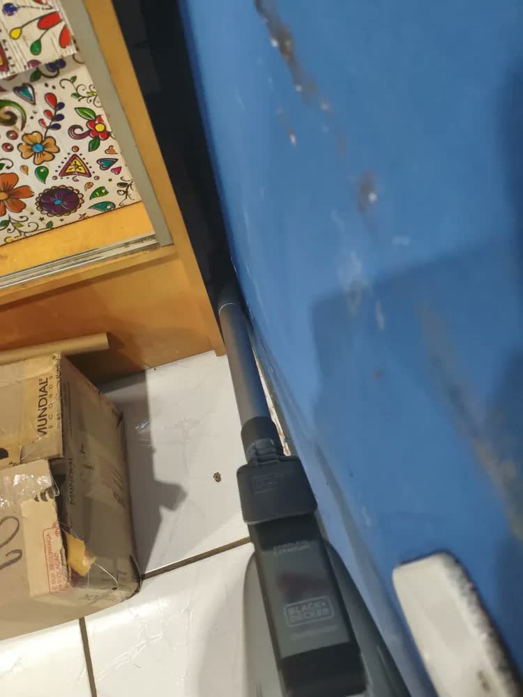 foto de Aspirador Portátil 20V Black+Decker BCHV001D1E