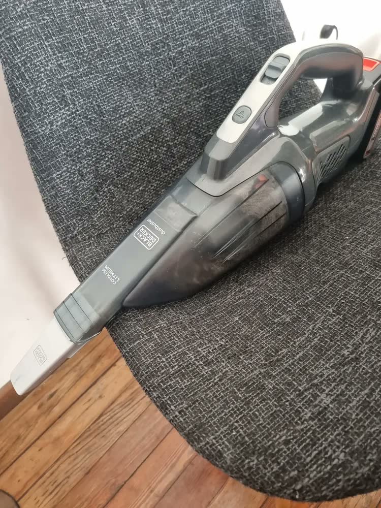 foto de Aspirador Portátil 20V Black+Decker BCHV001D1E