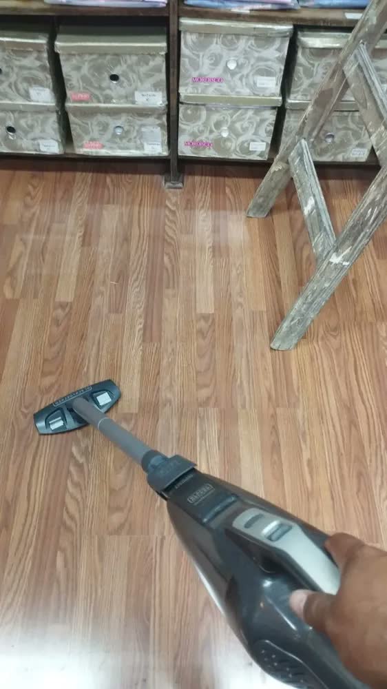 foto de Aspirador Portátil 20V Black+Decker BCHV001D1E