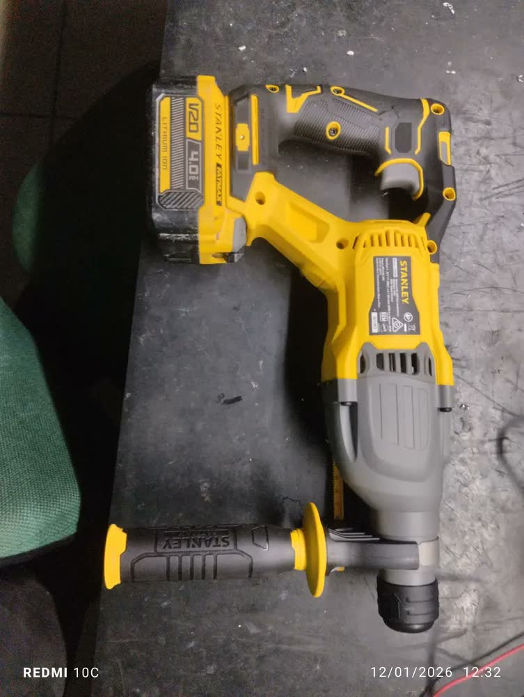 foto de Martelete Perfurador Rompedor 22mm 20V STANLEY SBH900 Com 3 Modos de Operação