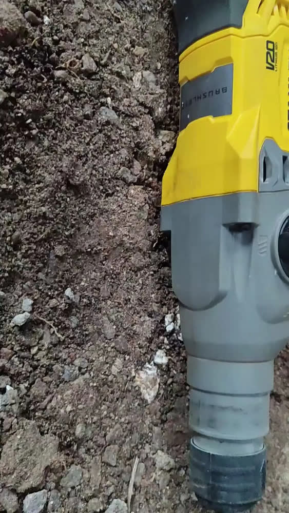 foto de Martelete Perfurador Rompedor 22mm 20V STANLEY SBH900 Com 3 Modos de Operação