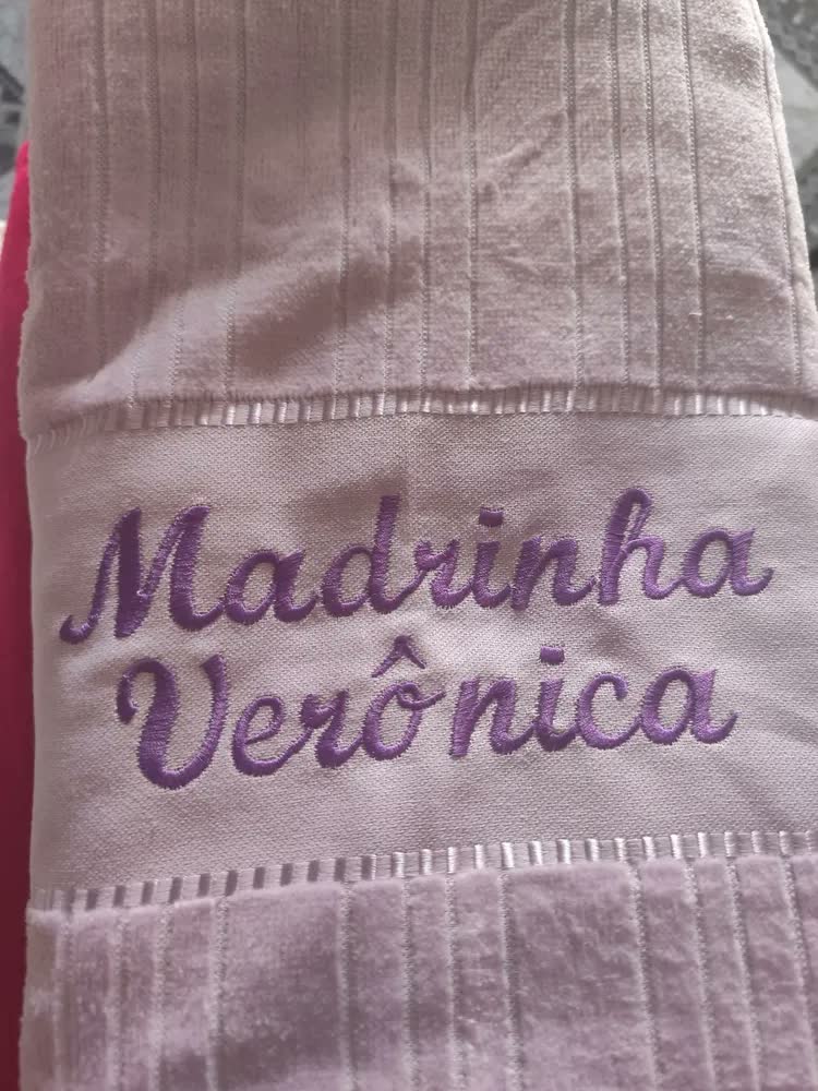 foto de Toalha Banho Karsten Original Promoção + Nome Bordado Brinde