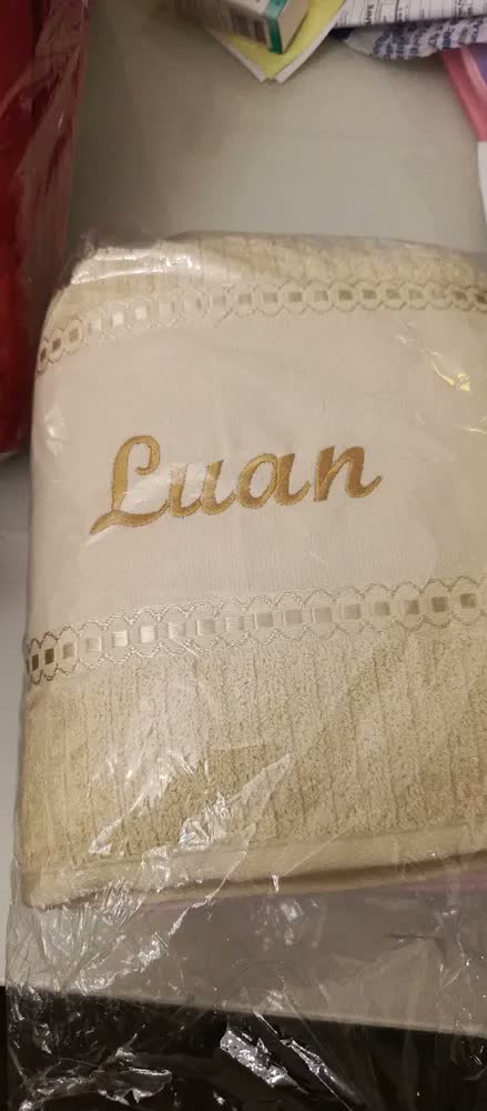 foto de Toalha Banho Karsten Original Promoção + Nome Bordado Brinde